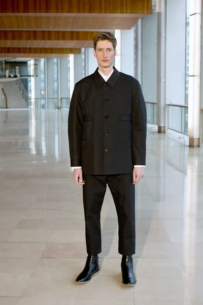 Look 17